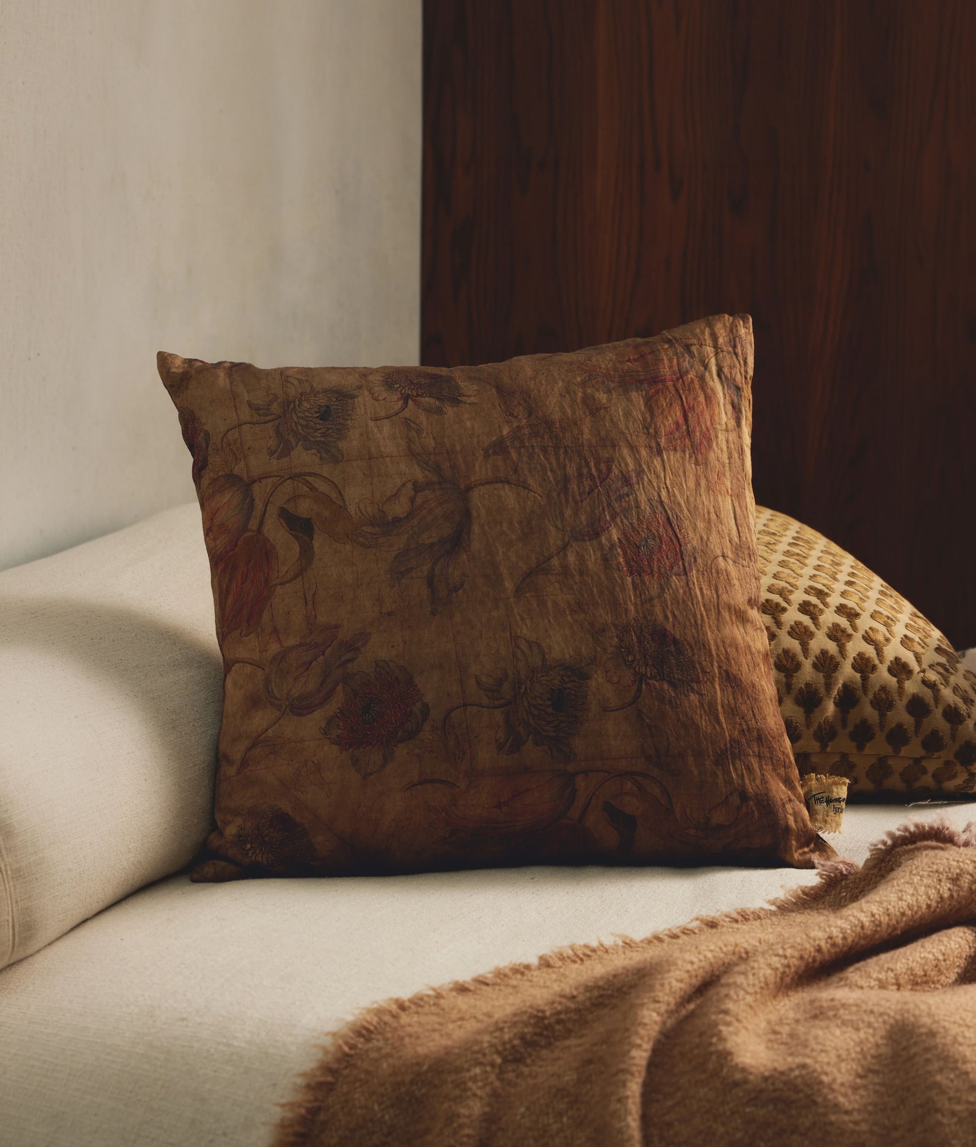 Abdia Cushion