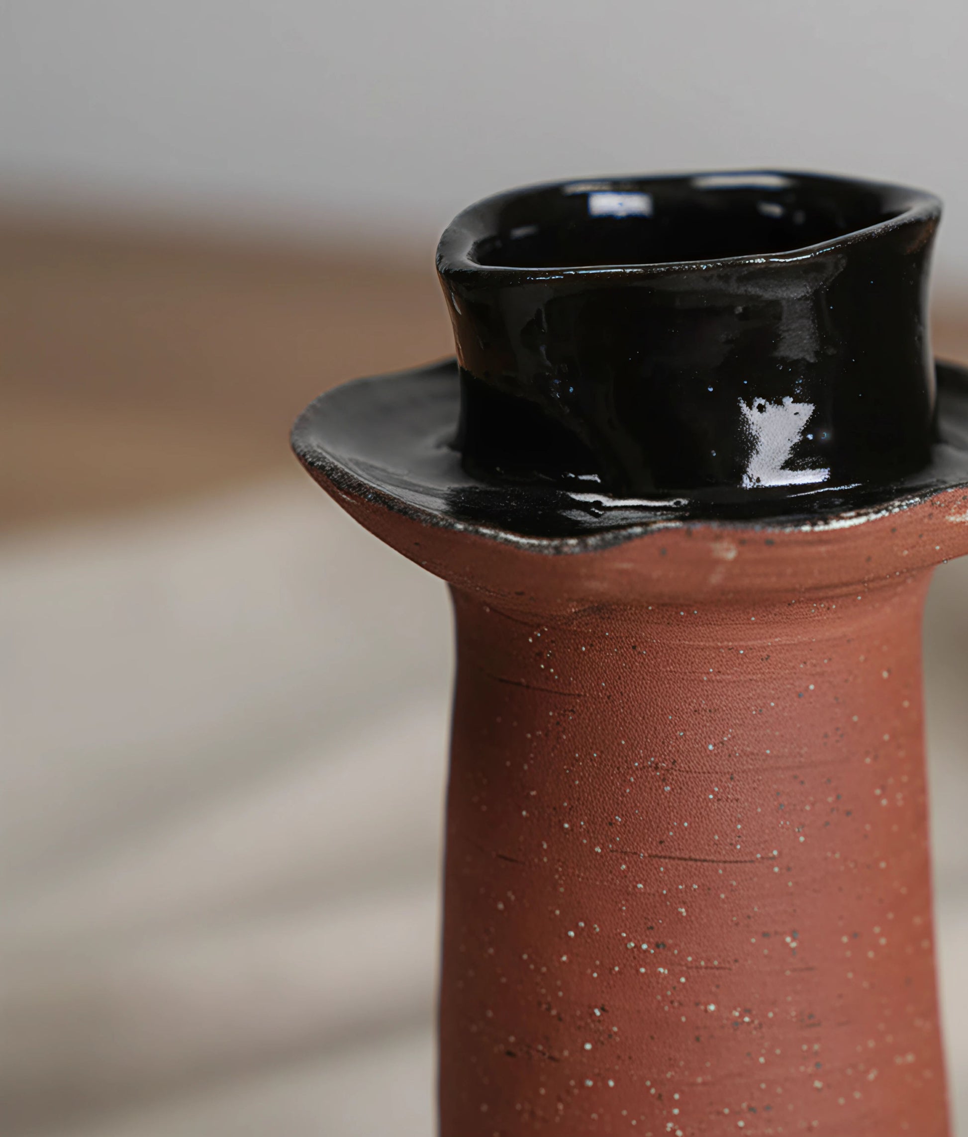 BATU Bronze Vase Terracotta D20