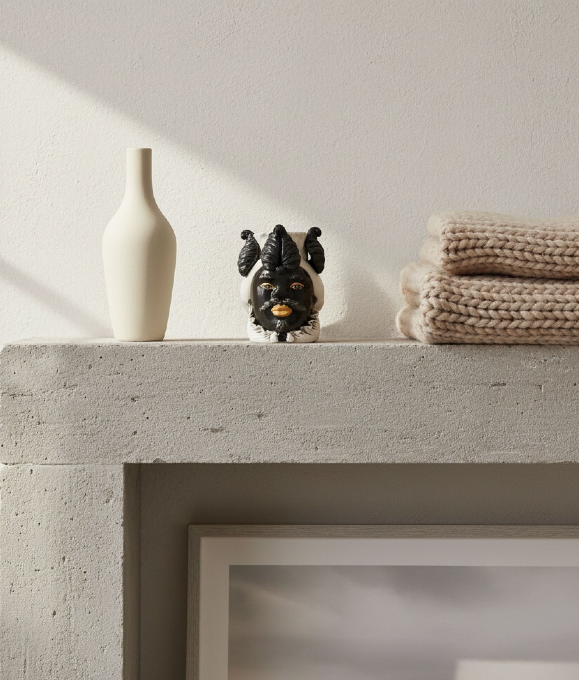 Small Black Vase Moro
