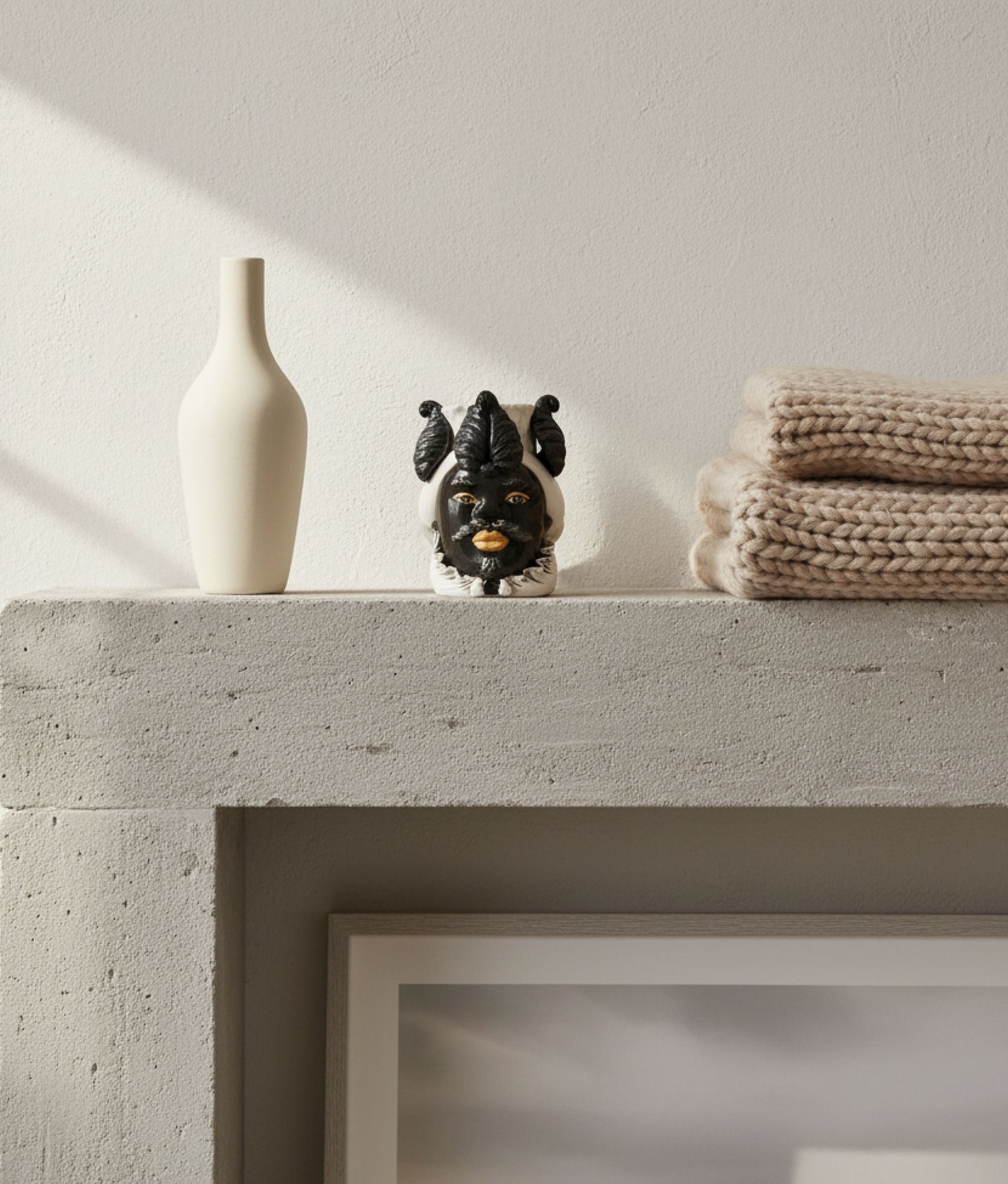 Small Black Vase Moro