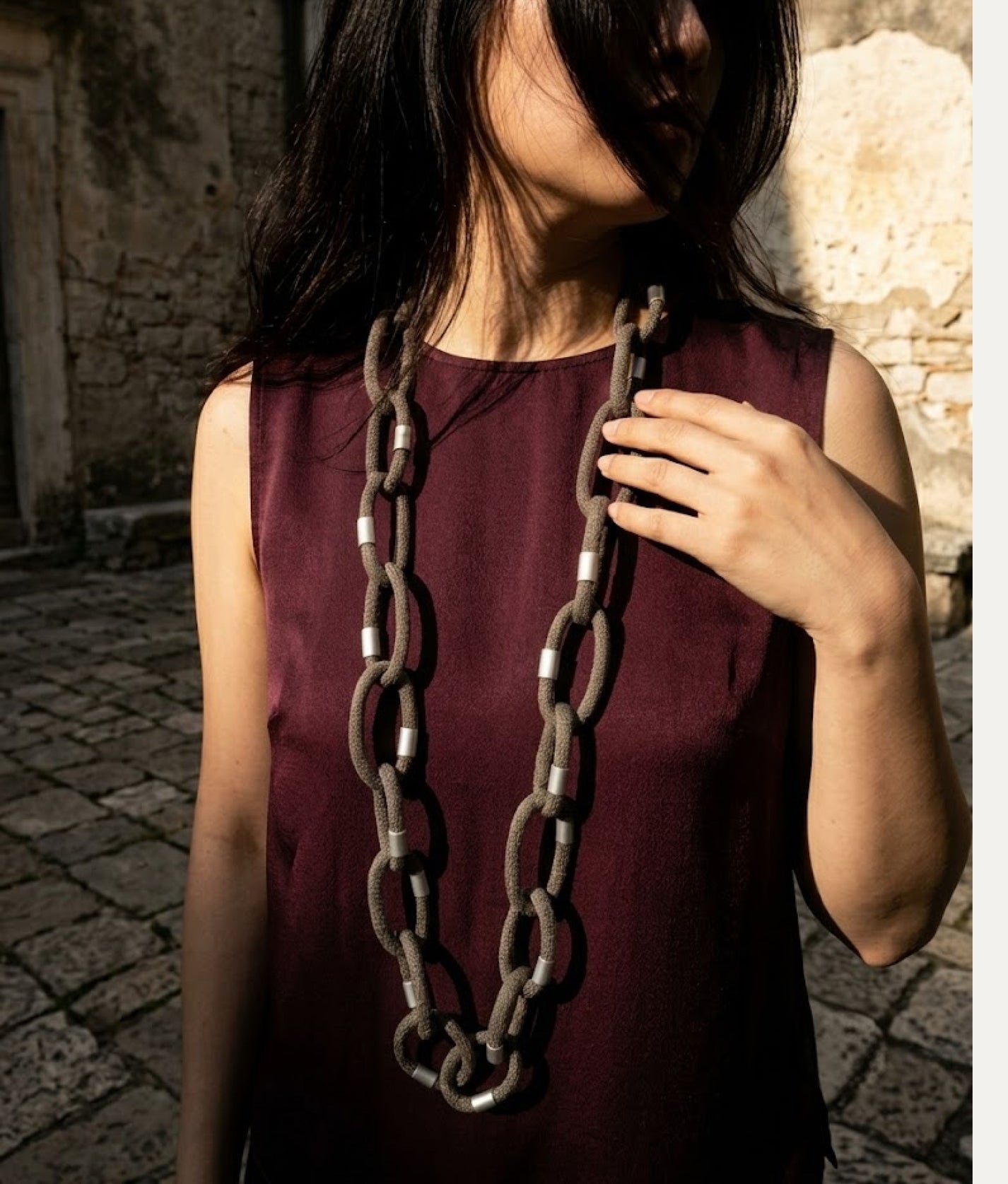 BOND METAL Bronze Necklace