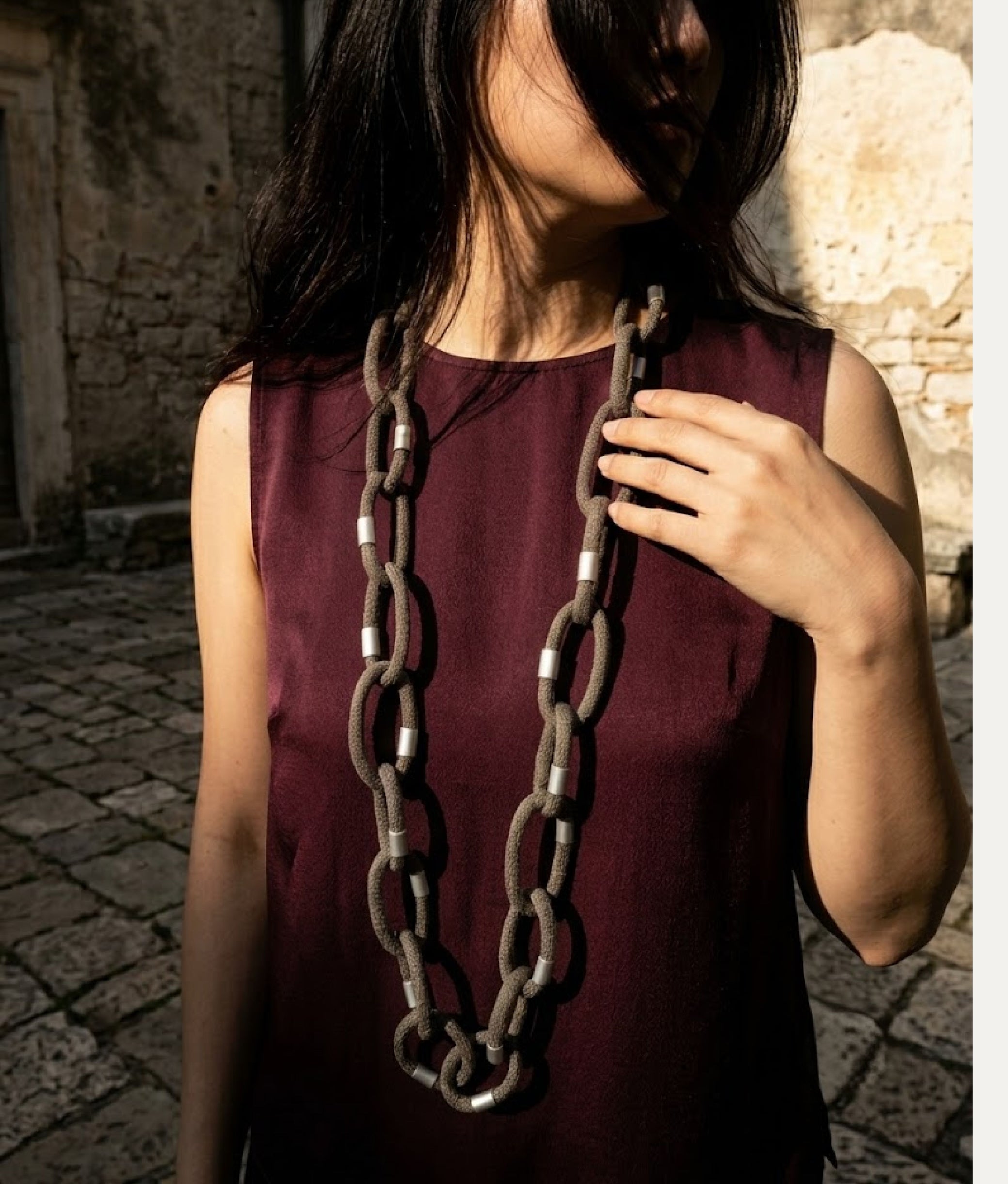BOND METAL Bronze Necklace