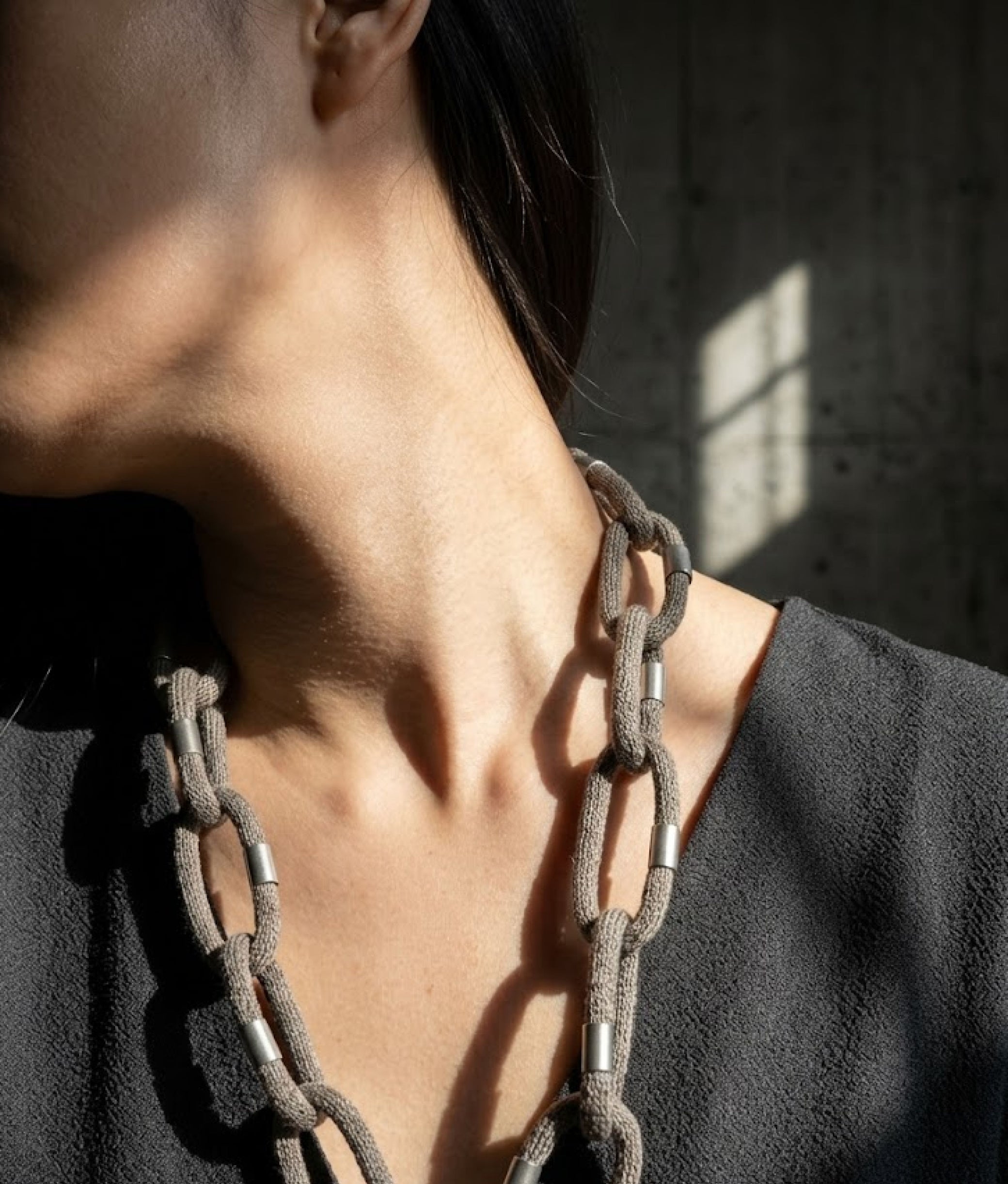 BOND METAL Bronze Necklace