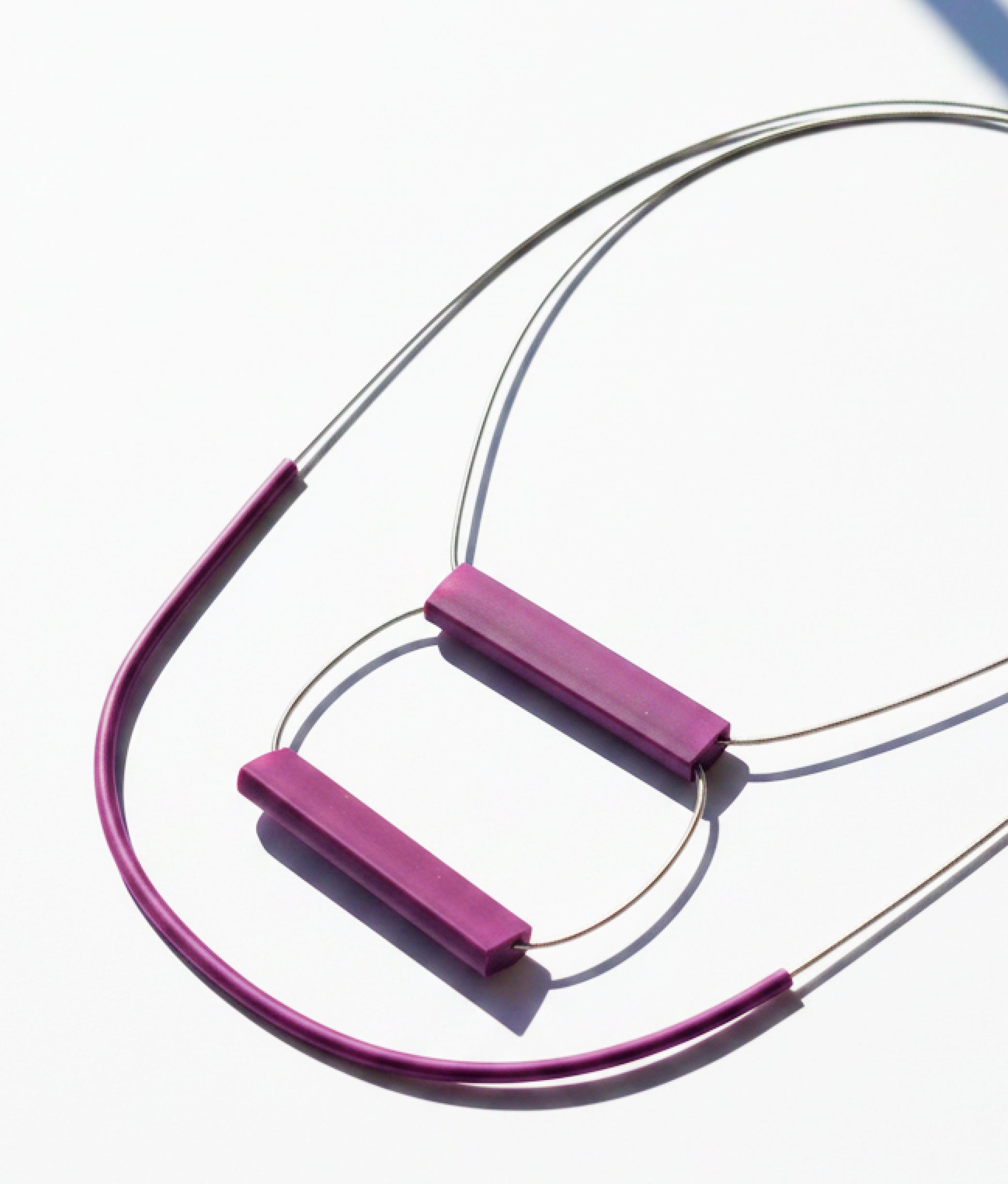 BRIO TRIS Burgundy Necklace