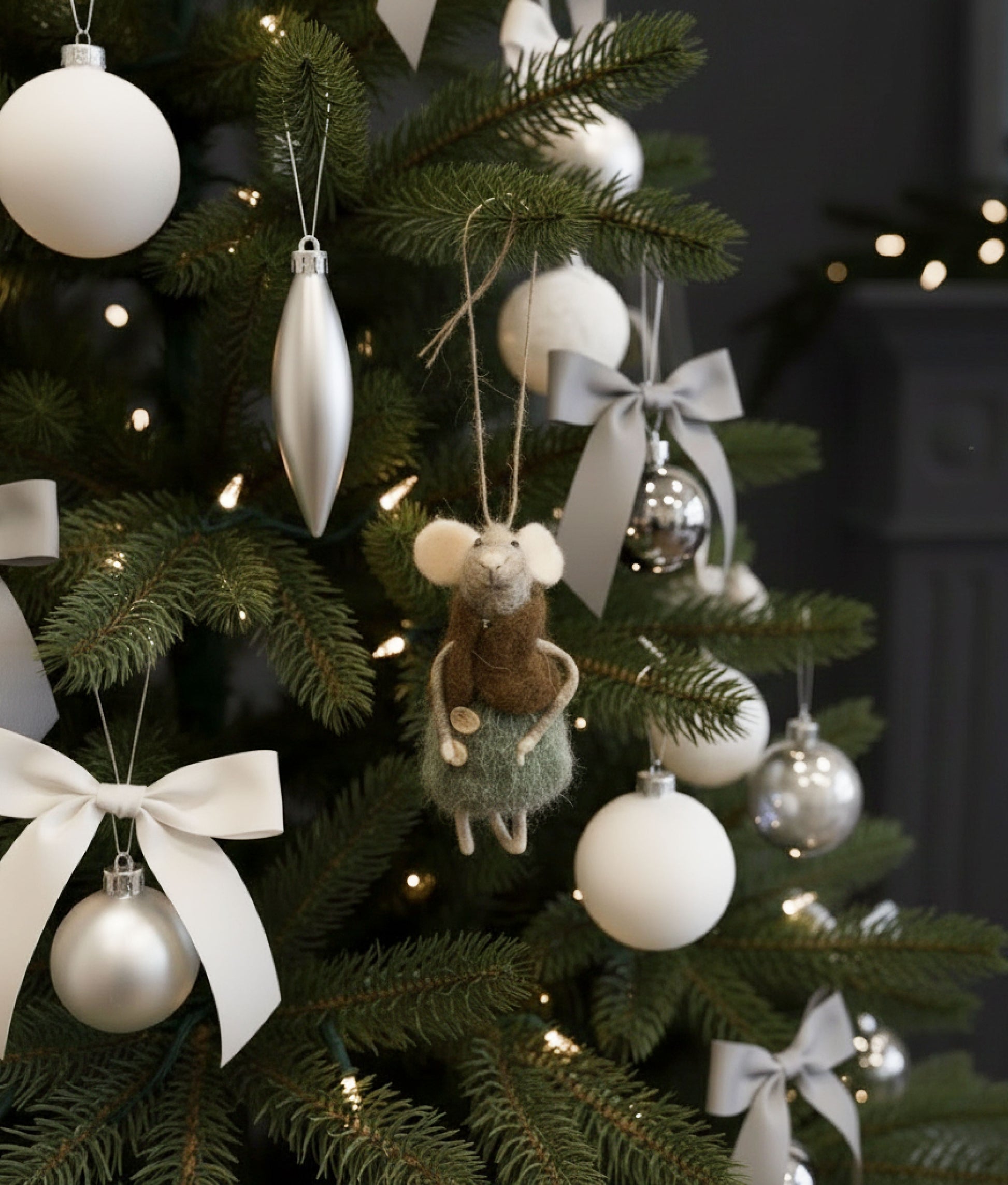 Xmas Mice Beige Green Buttons