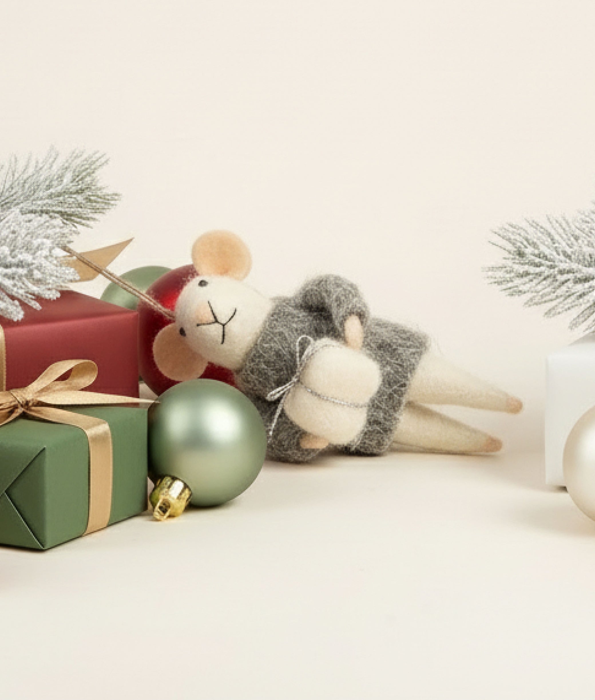 Xmas Mice White Grey Coat Present