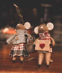 Xmas Mice Beige Acorn Basket