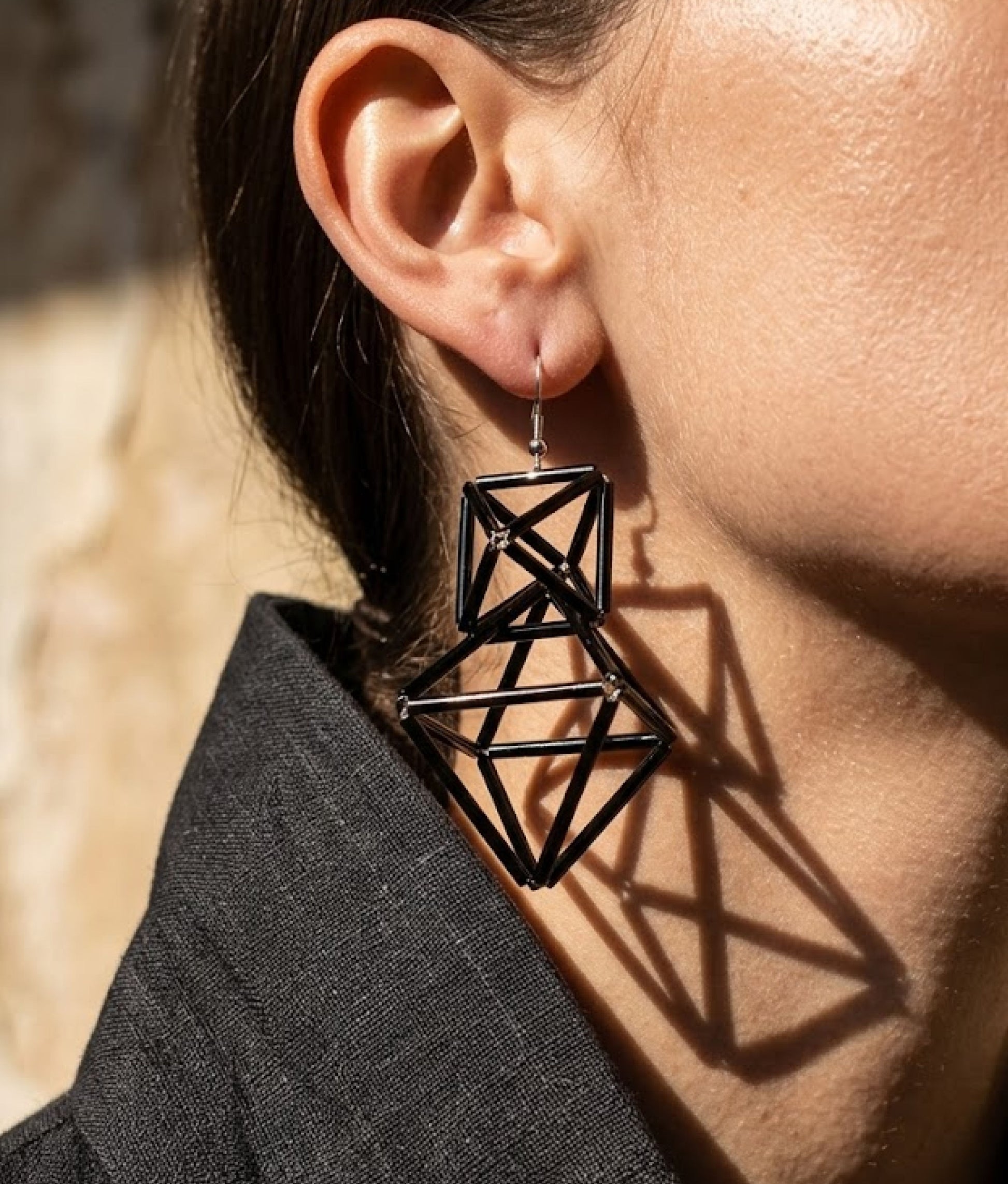 DIAMONDS GLASS Black Earrings