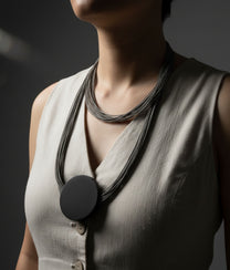 ESSENTIAL Black Necklace