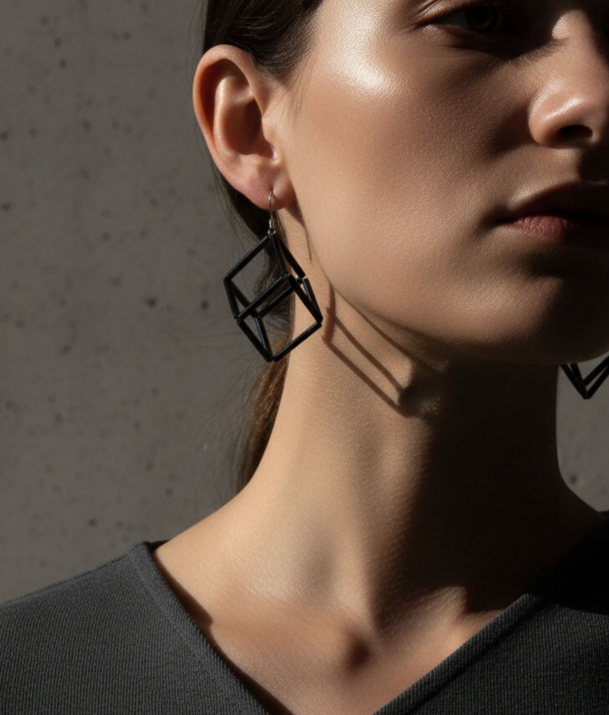 GEOMETRIA VETRO CUBO 2 Black Earrings