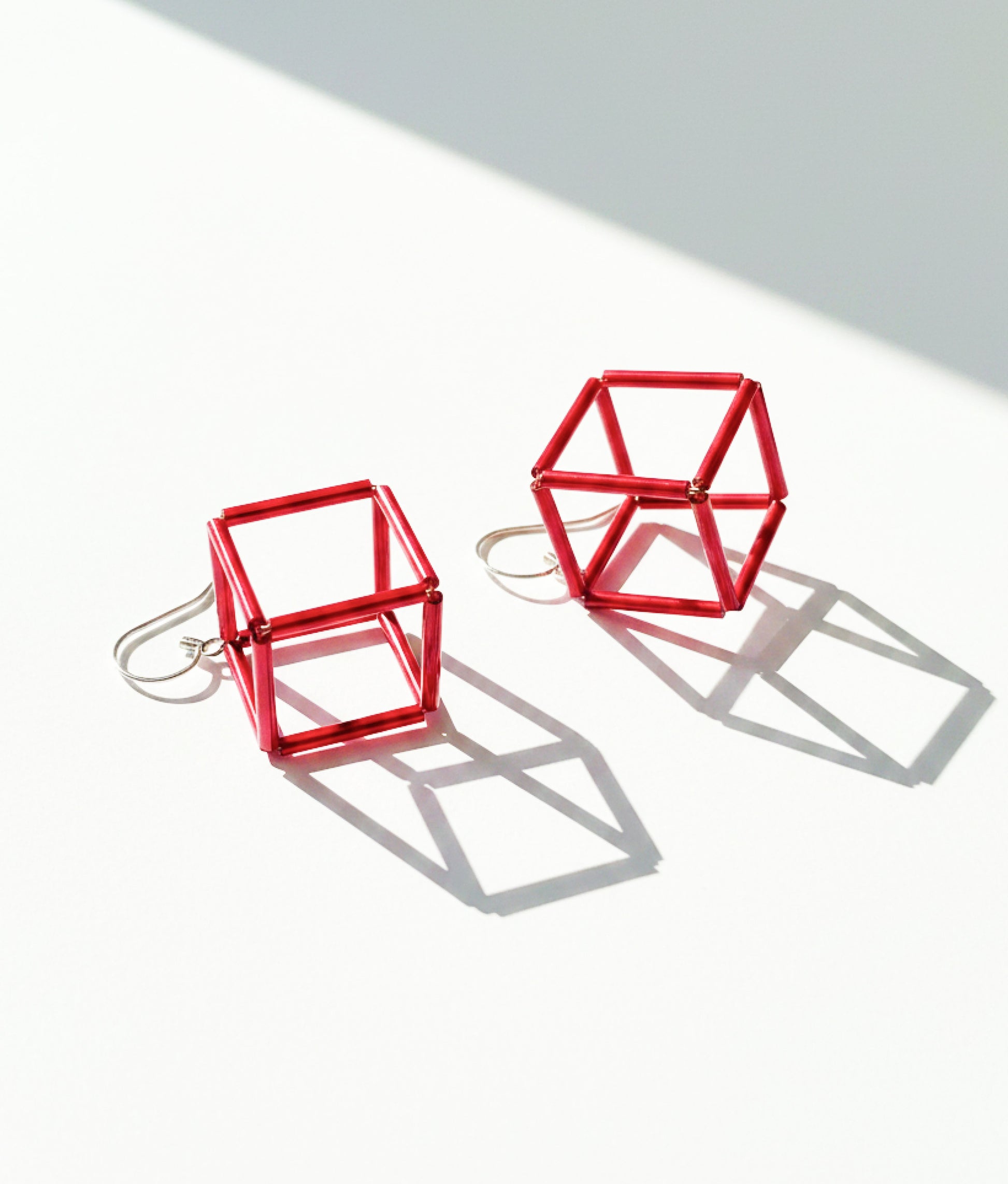 GEOMETRIA VETRO CUBO 2 Red Earrings