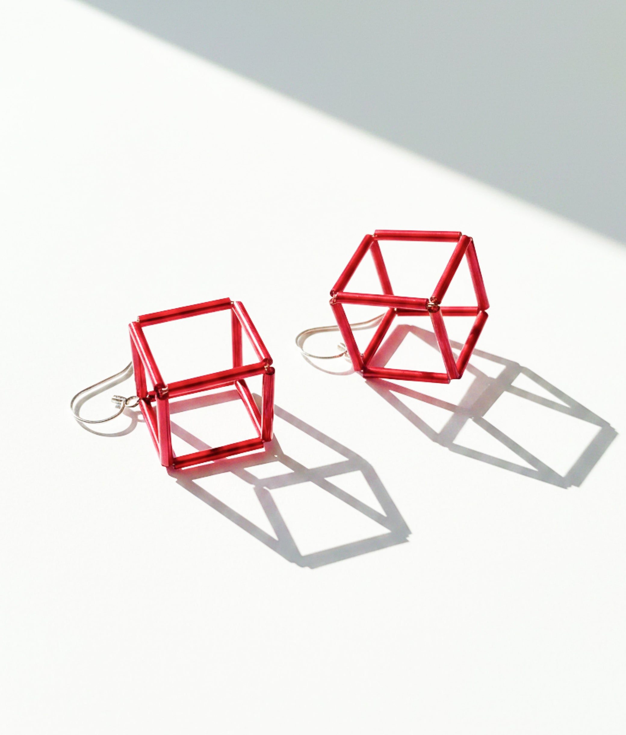 GEOMETRIA VETRO CUBO 2 Red Earrings