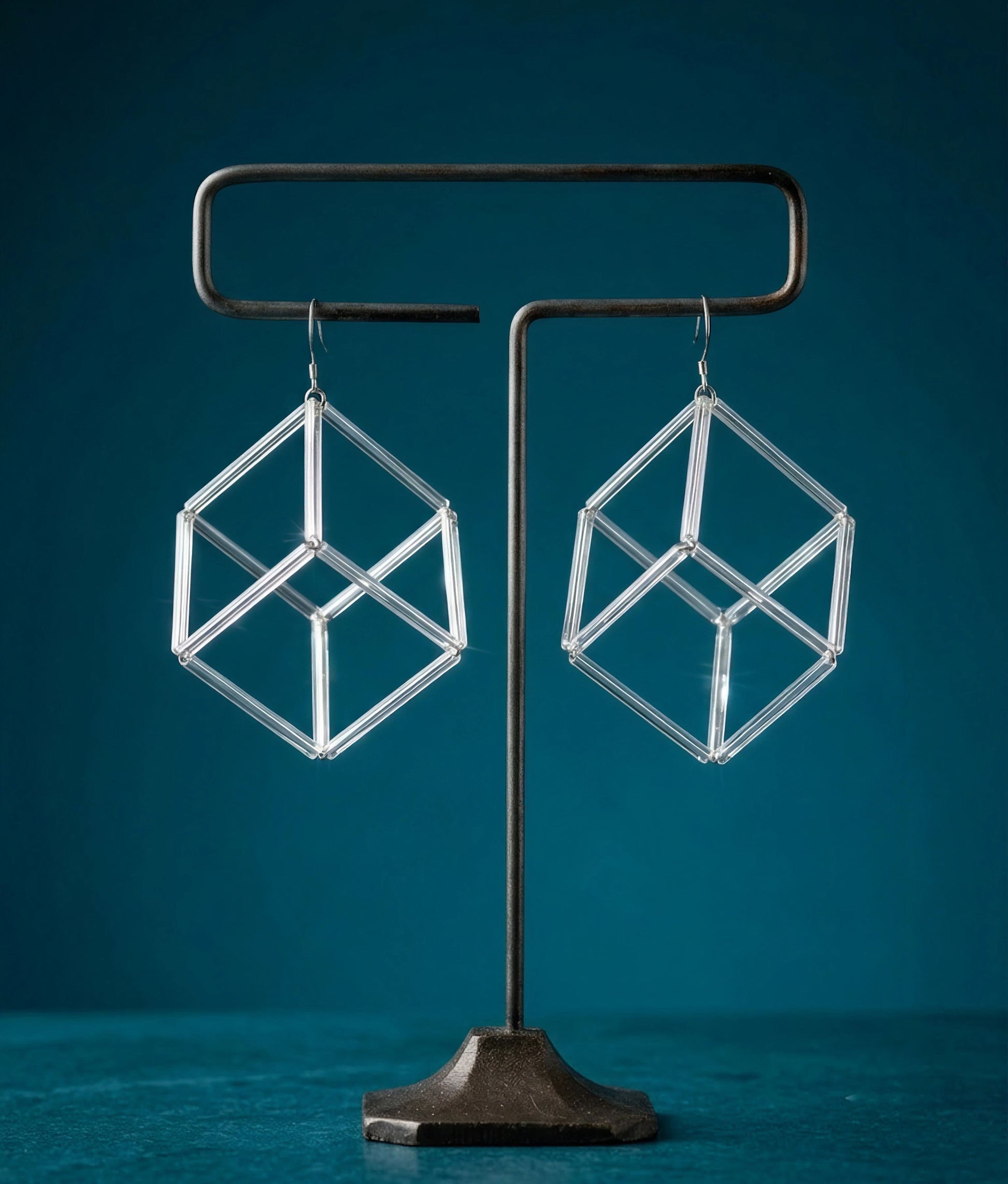 GEOMETRIA VETRO CUBO 3 Milk Earrings