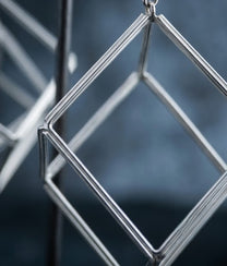 GEOMETRIA VETRO CUBO 3 Milk Earrings