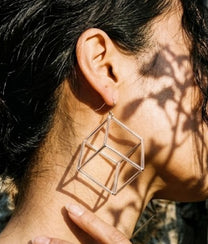 GEOMETRIA VETRO CUBO 3 Milk Earrings