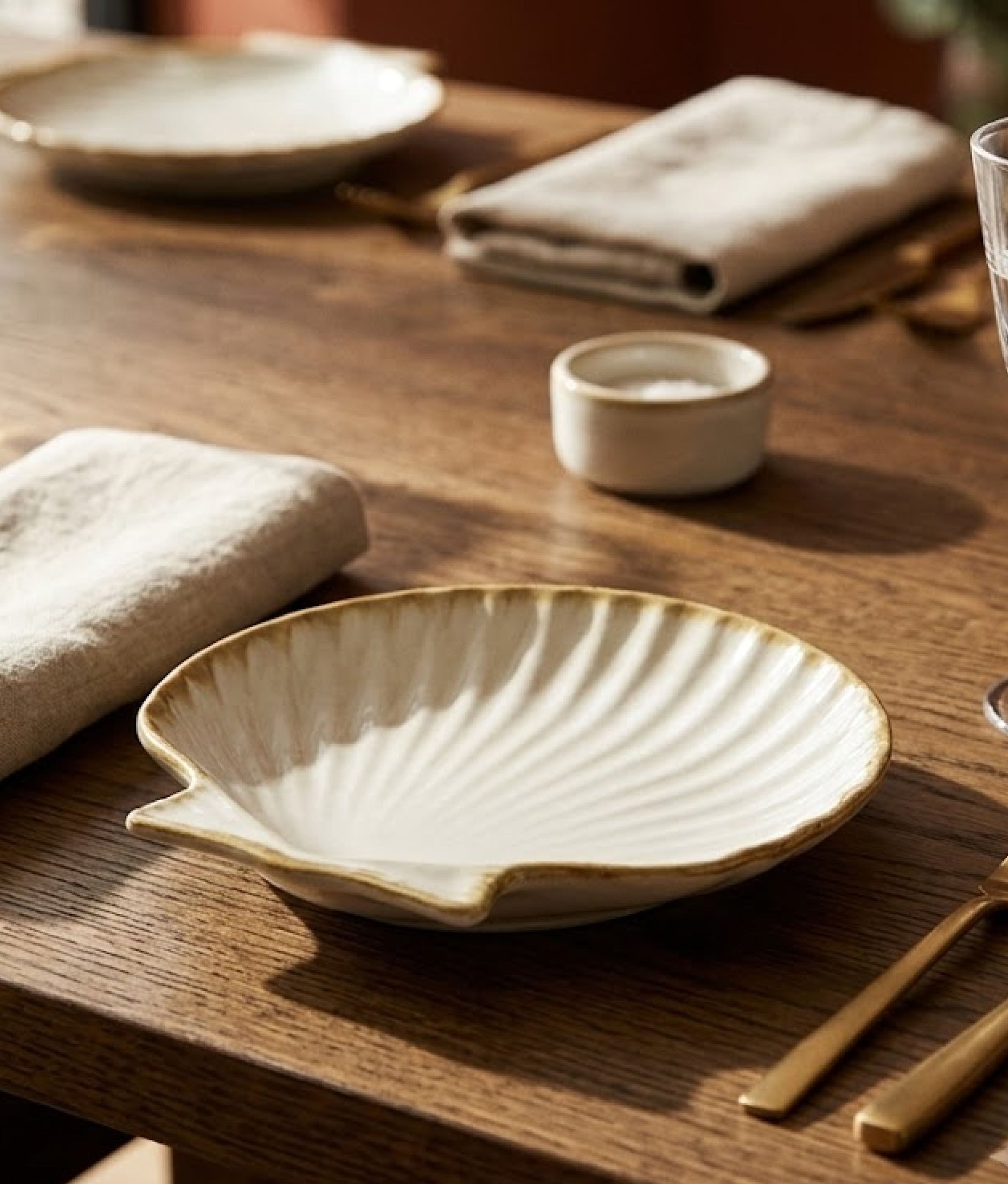 Off White Stoneware Sea Shell Tray Small