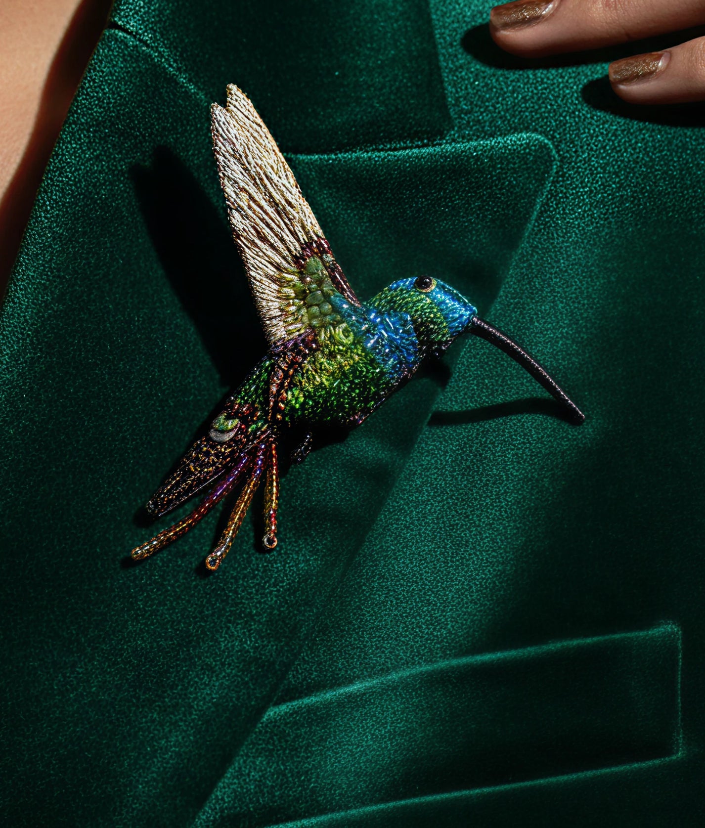 Emerald Chin Hummingbird Brooch