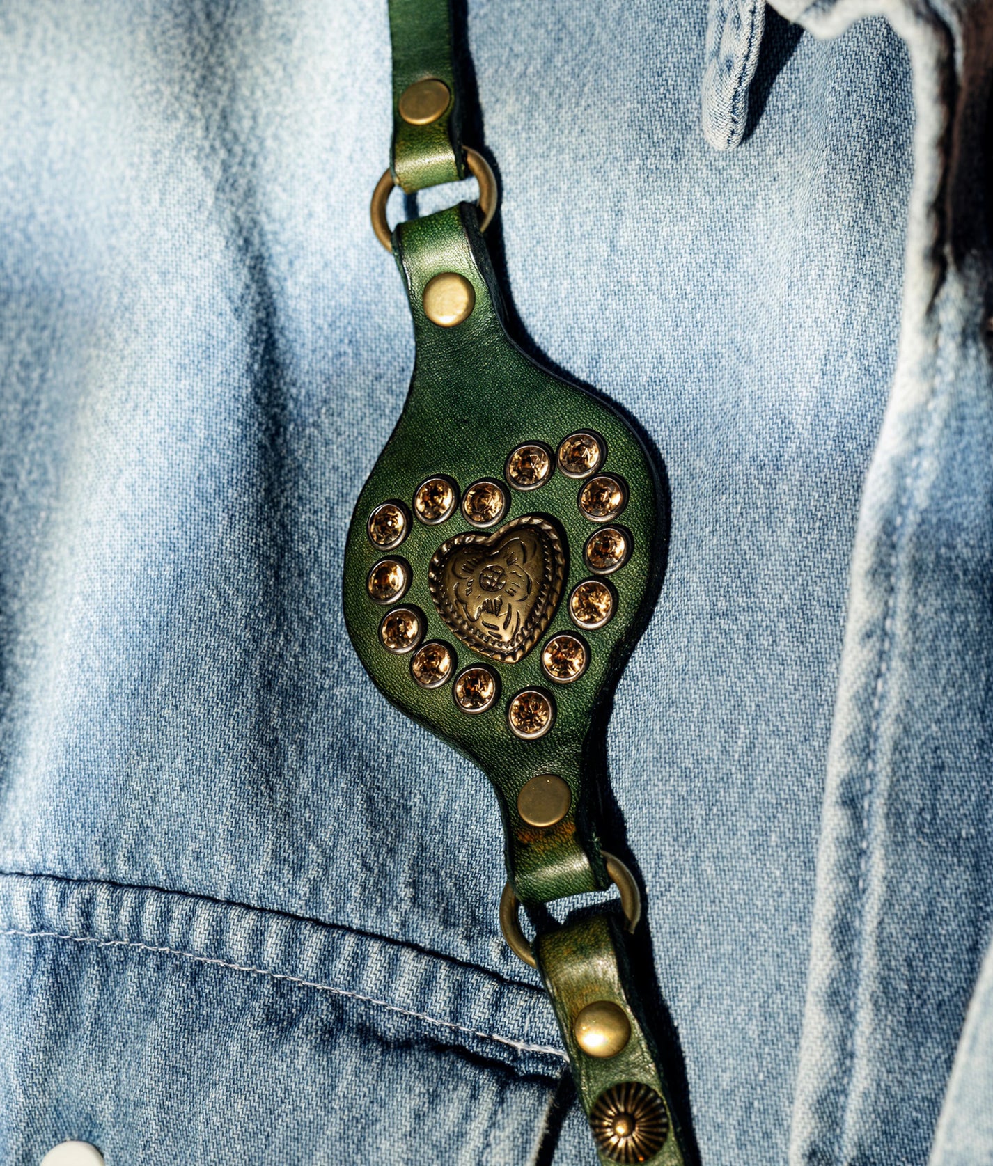 Mobile Shoulder Strap With Studs In Green Bottle