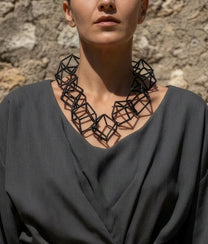 INTERLOCK GLASS Black Necklace S