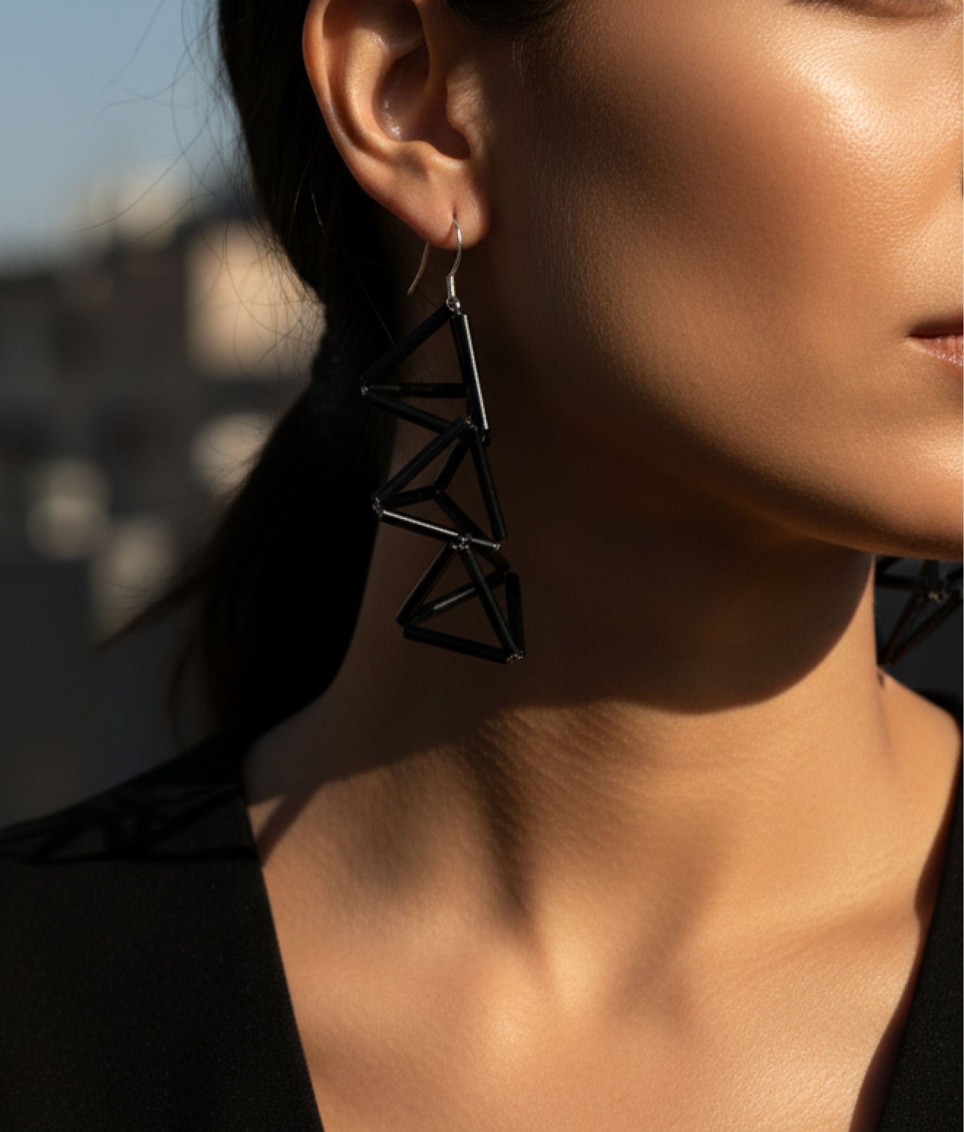 INTERLOCK GLASS Black Earrings
