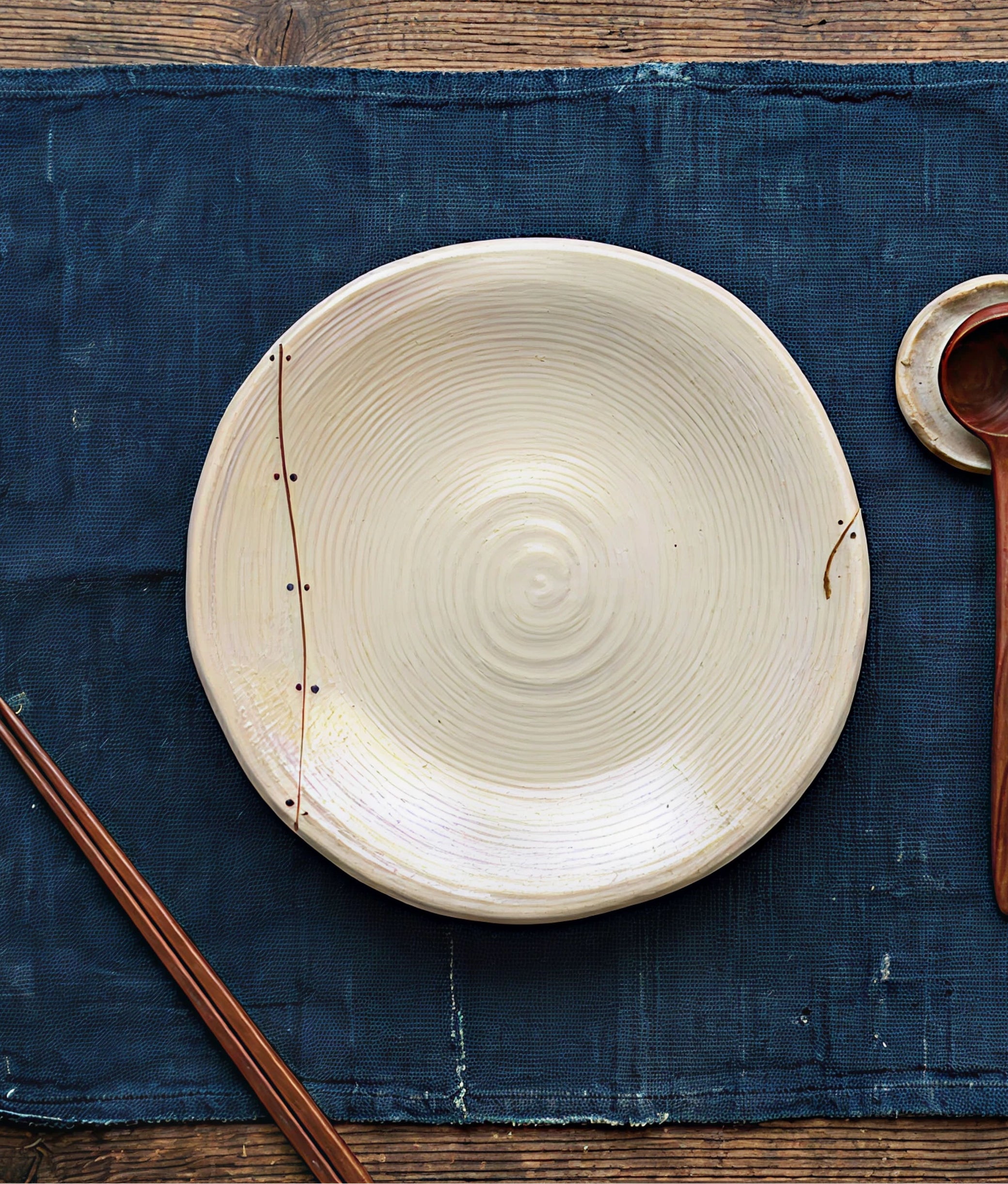 Ivory Line with Dots S Plate