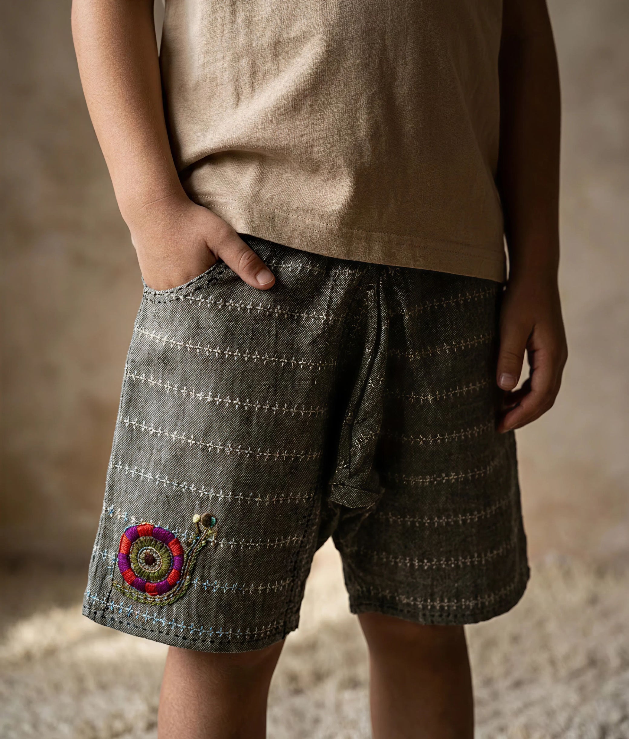 Little Snail Cross Grey Shorts