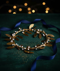 Mistletoe Brass Wreath