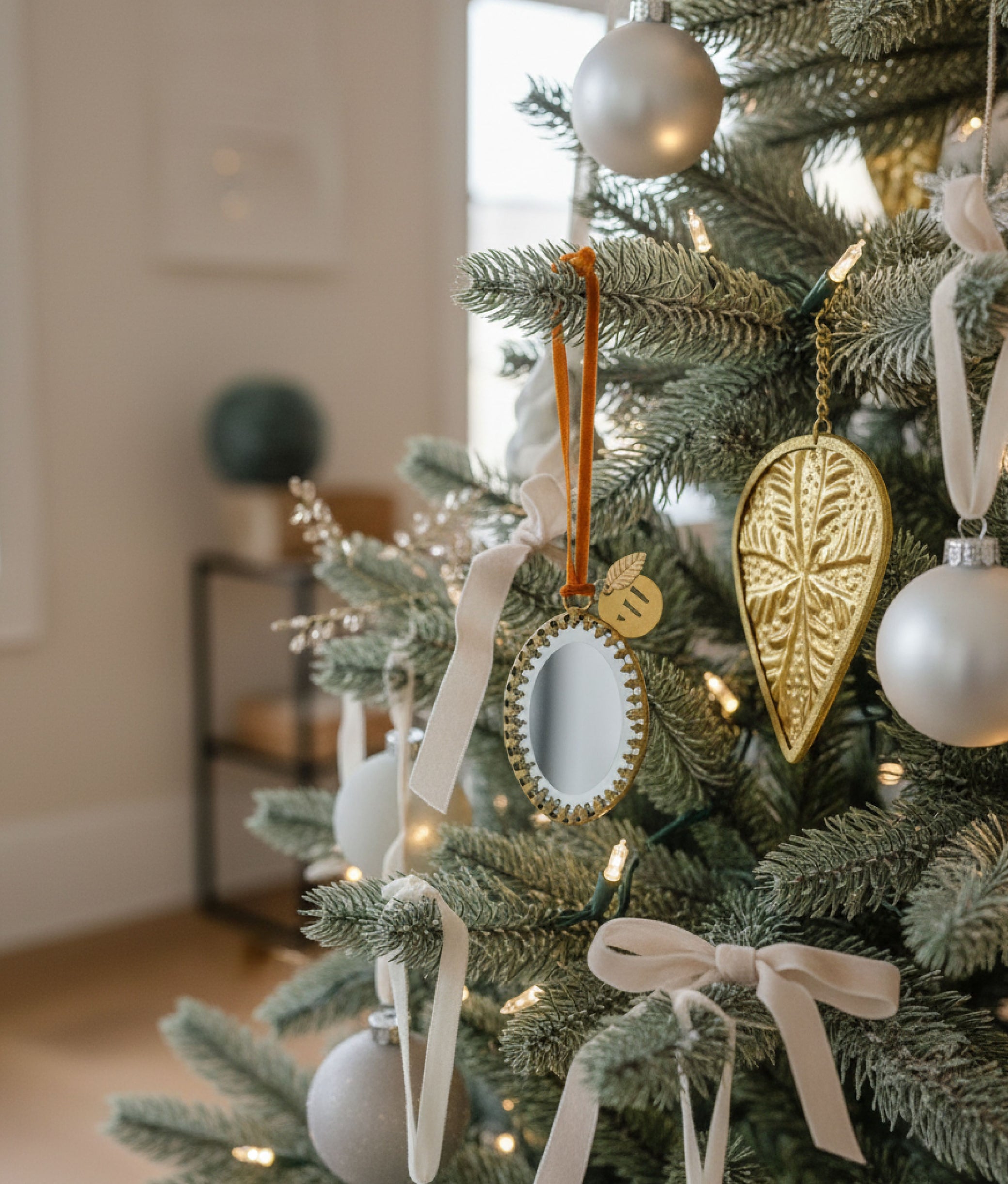 Oval Mirror Ornament