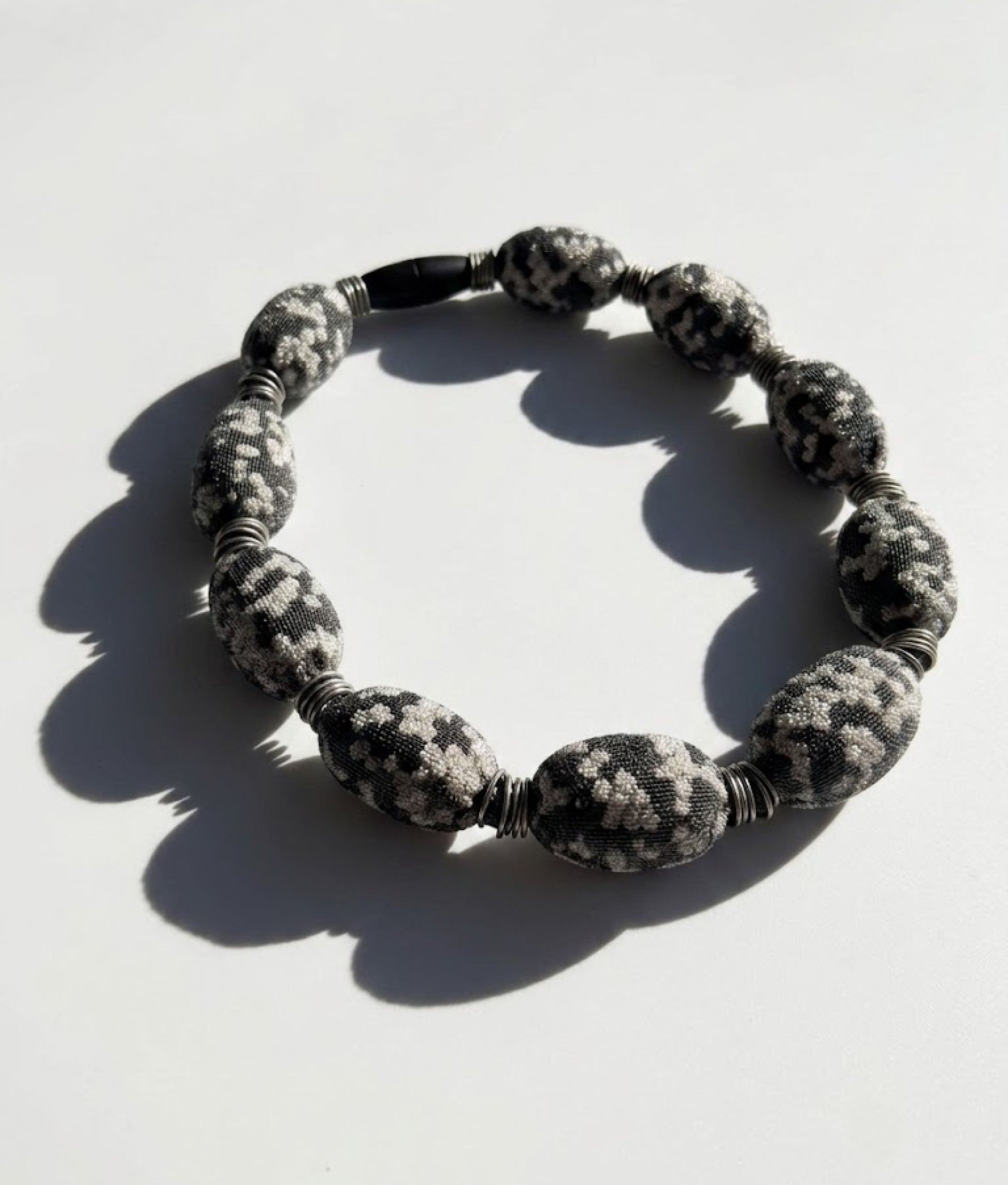 PEBBLES Grey Mix Necklace S