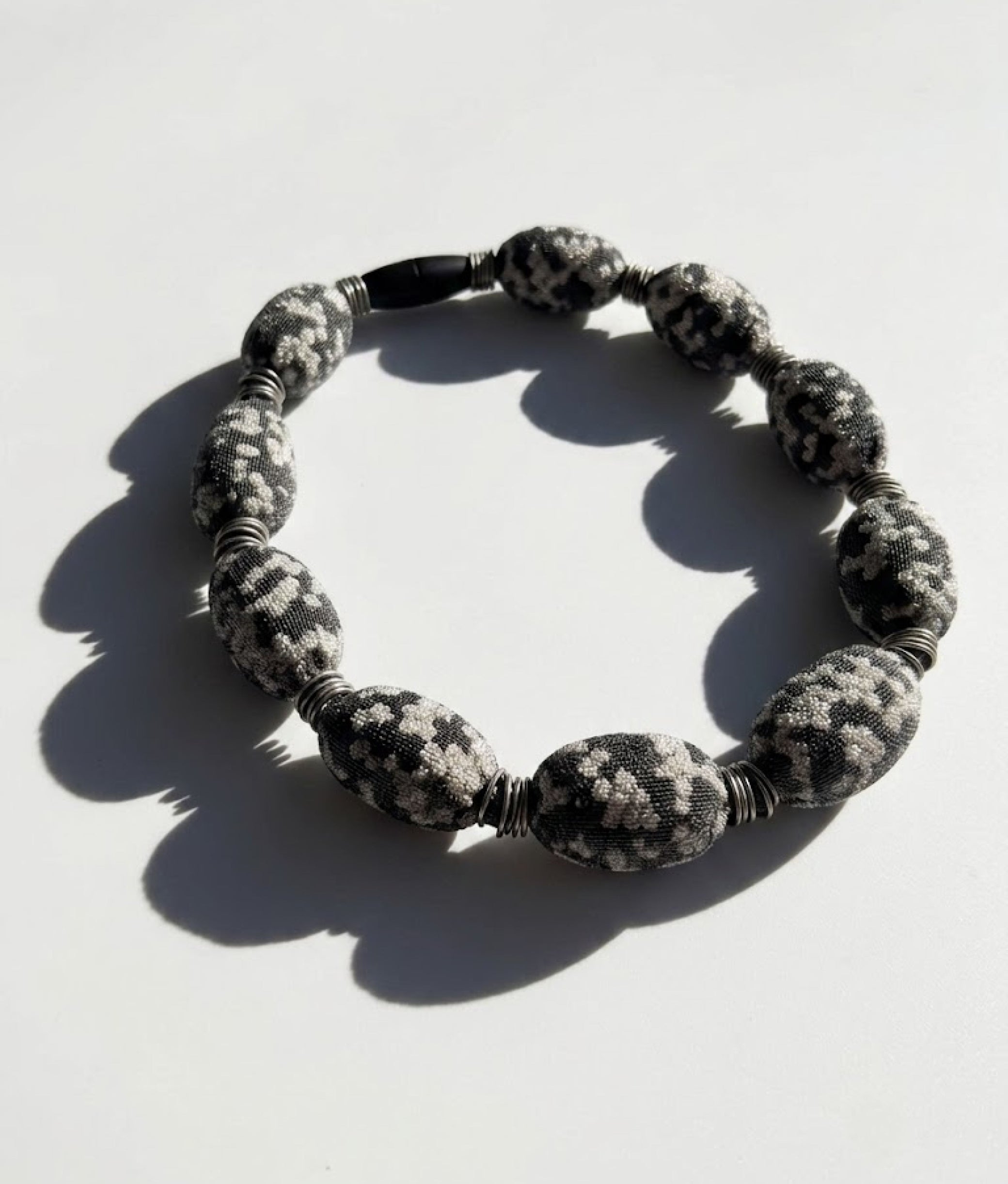 PEBBLES Grey Mix Necklace S
