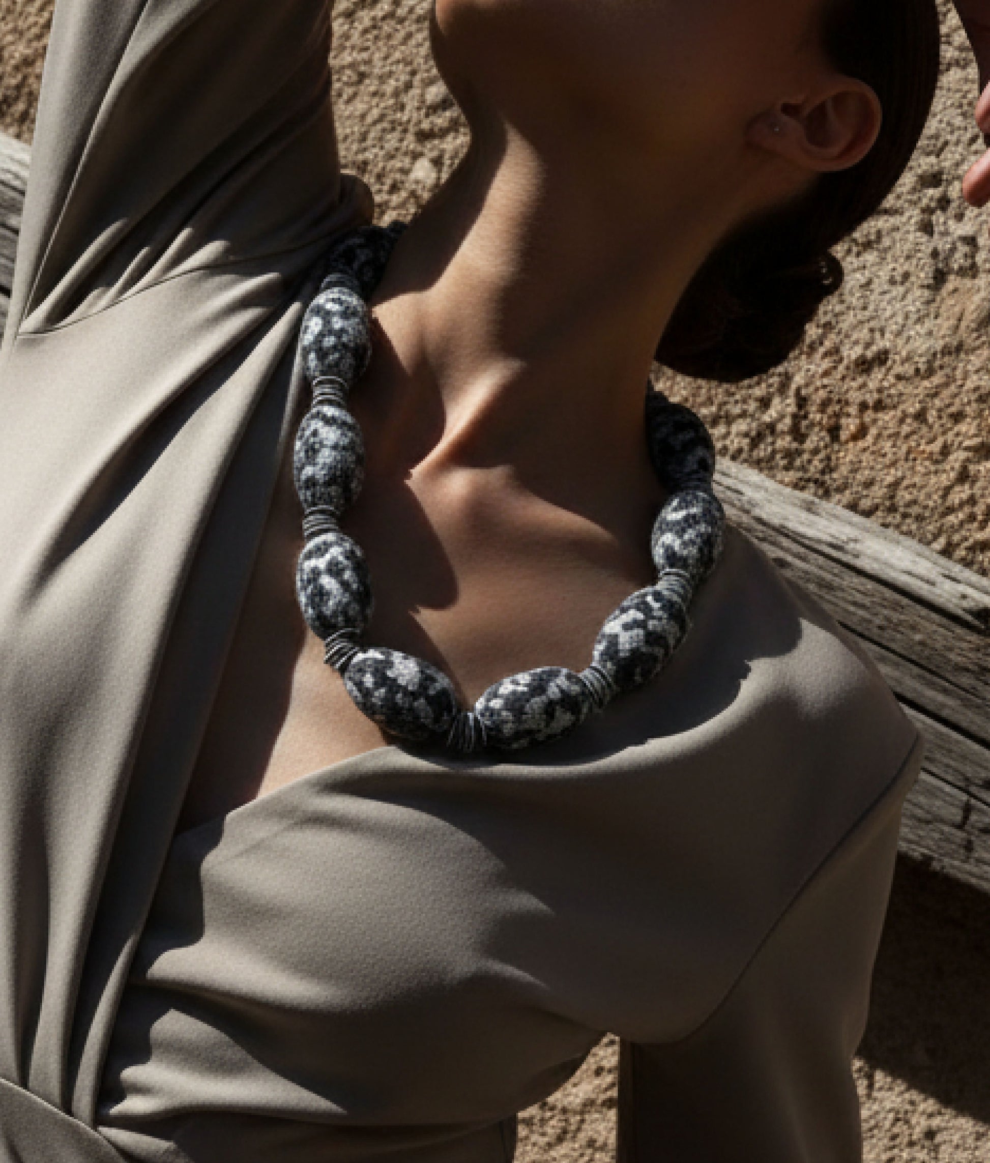 PEBBLES Grey Mix Necklace S