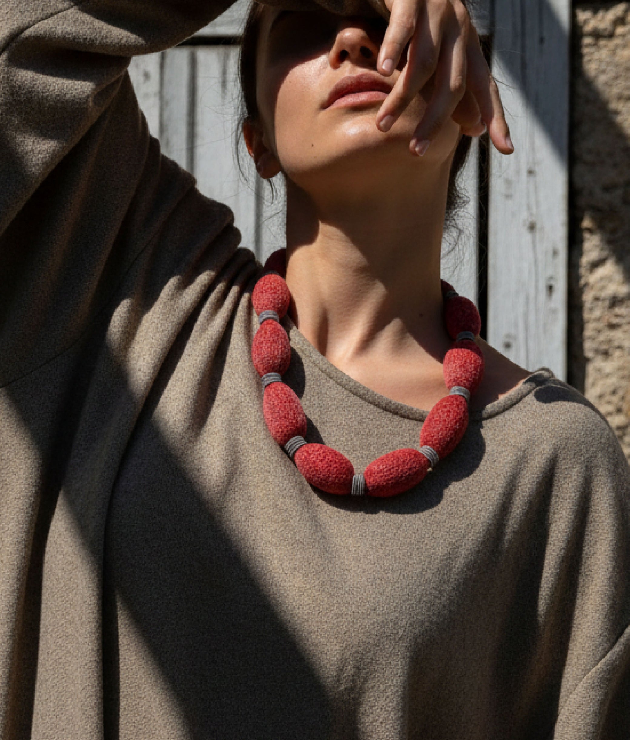PEBBLES Light Red Red Necklace S