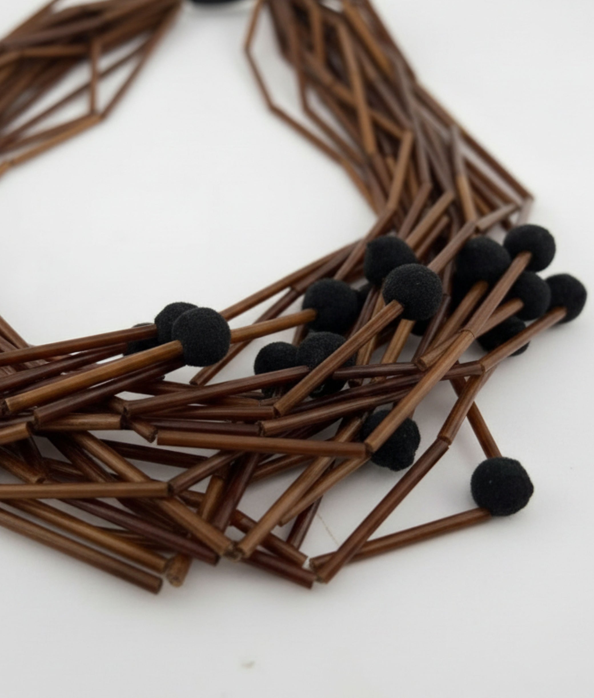 PON PON GLASS Bronze Black Dots Necklace S