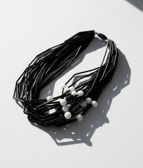 PON PON GLASS Black White Dots Necklace S