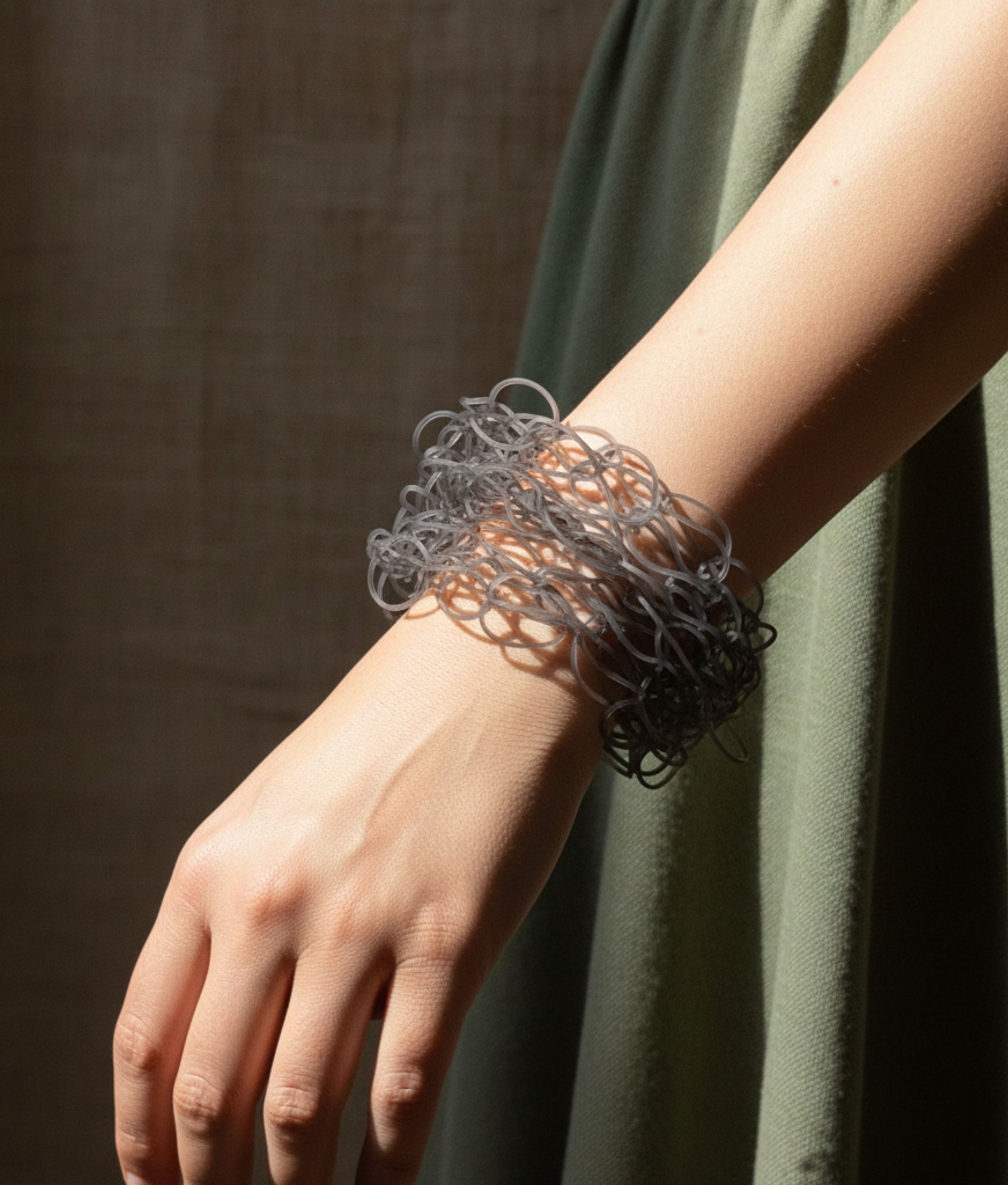 SCRIBBLE SLIM Smoke Bracelet