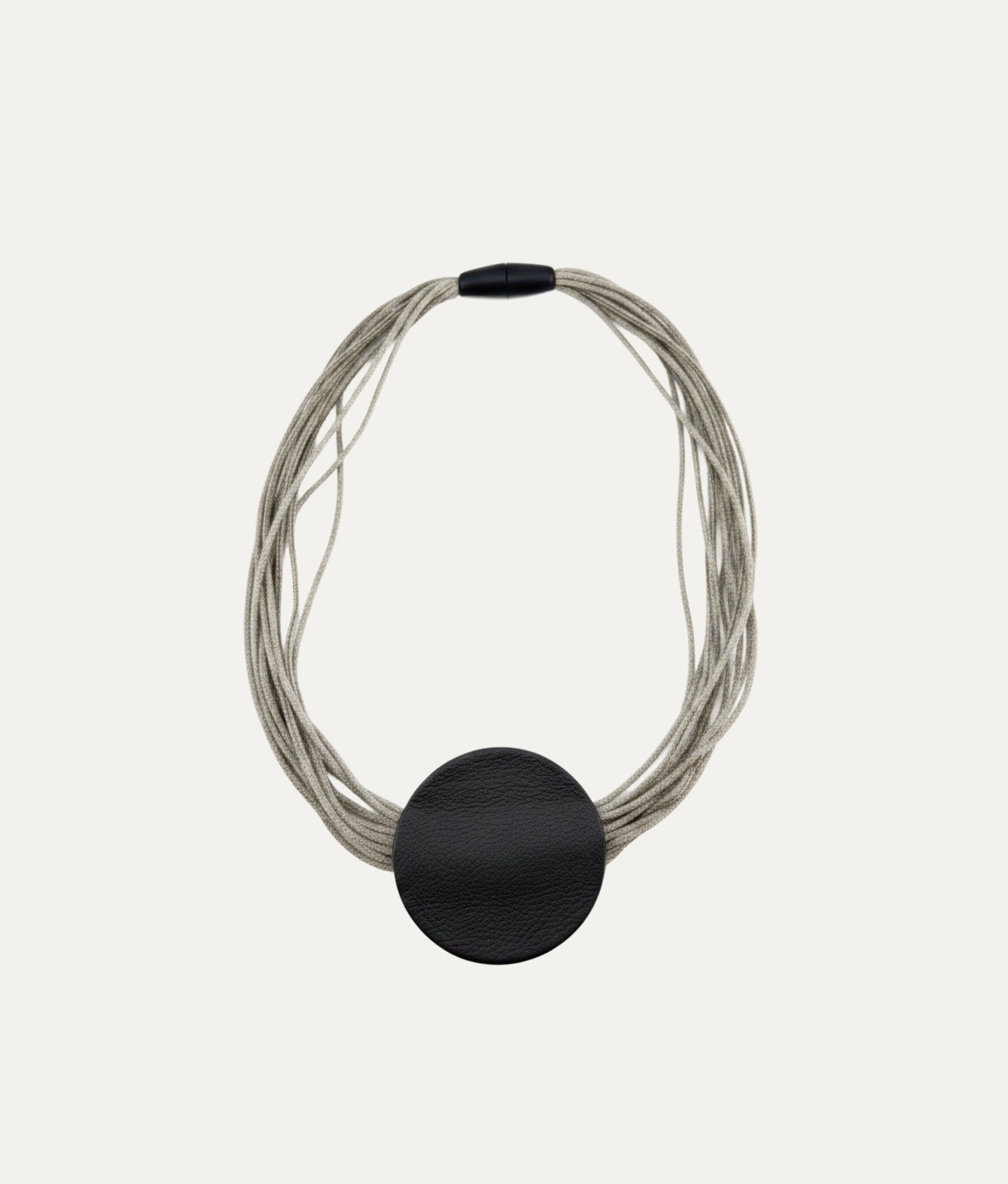 SLIDE STEEL Black Necklace T.S
