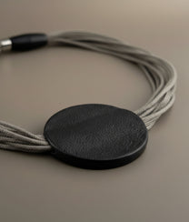 SLIDE STEEL Black Necklace T.S