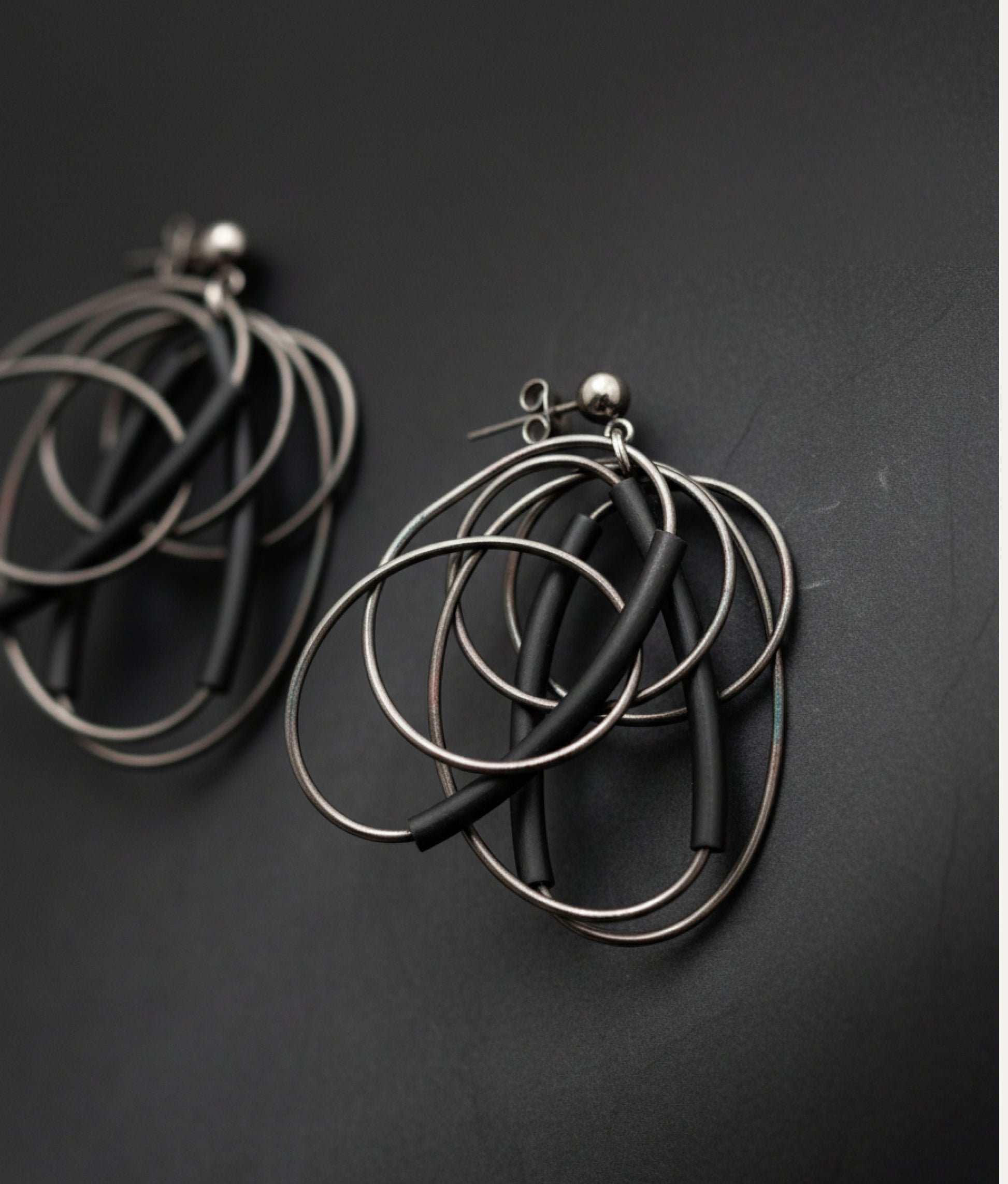 SPIRALINA Titanium Earrings