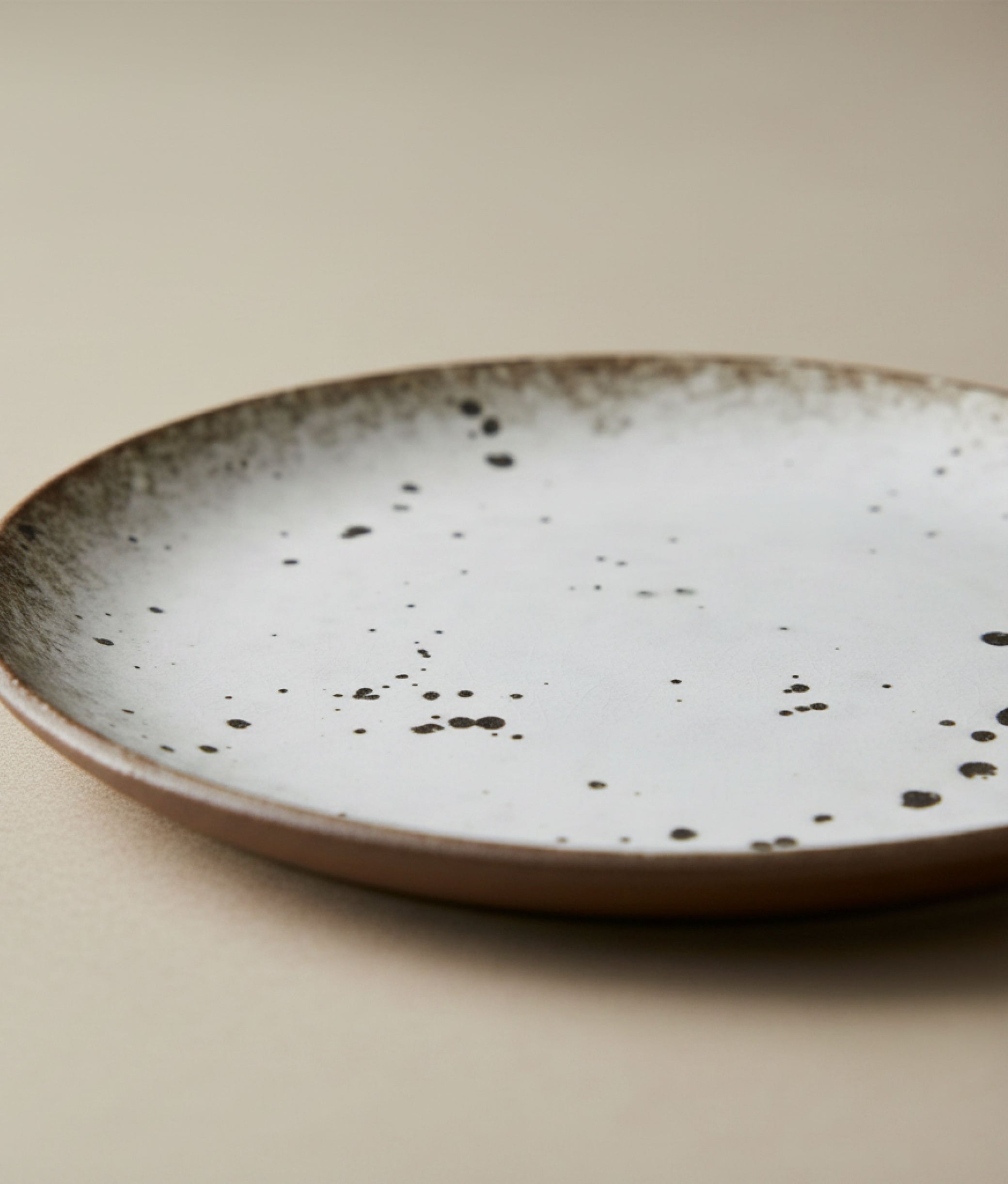 White Brown Stoneware Cake Plate