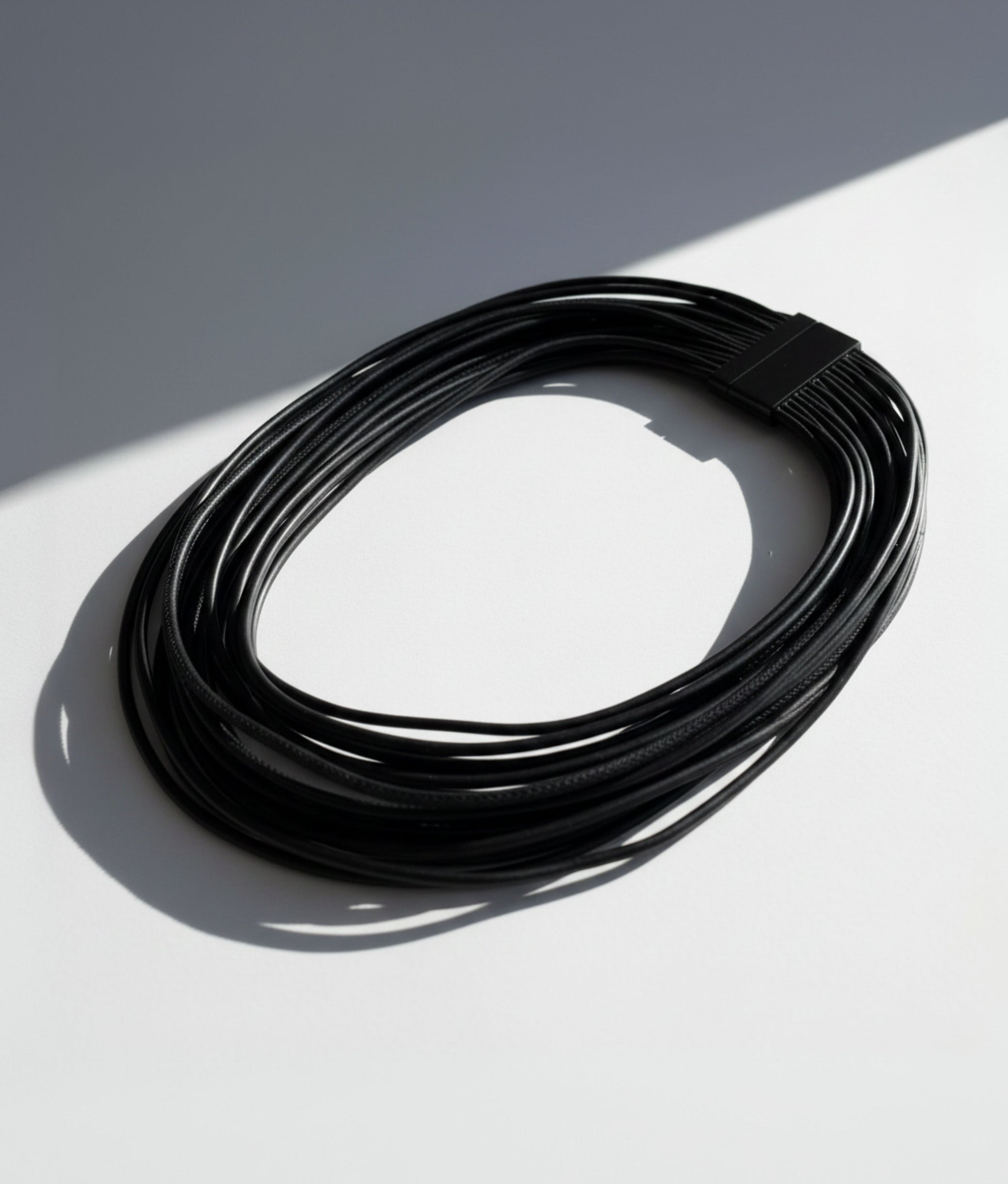 STRINGS PELLE Black Necklace