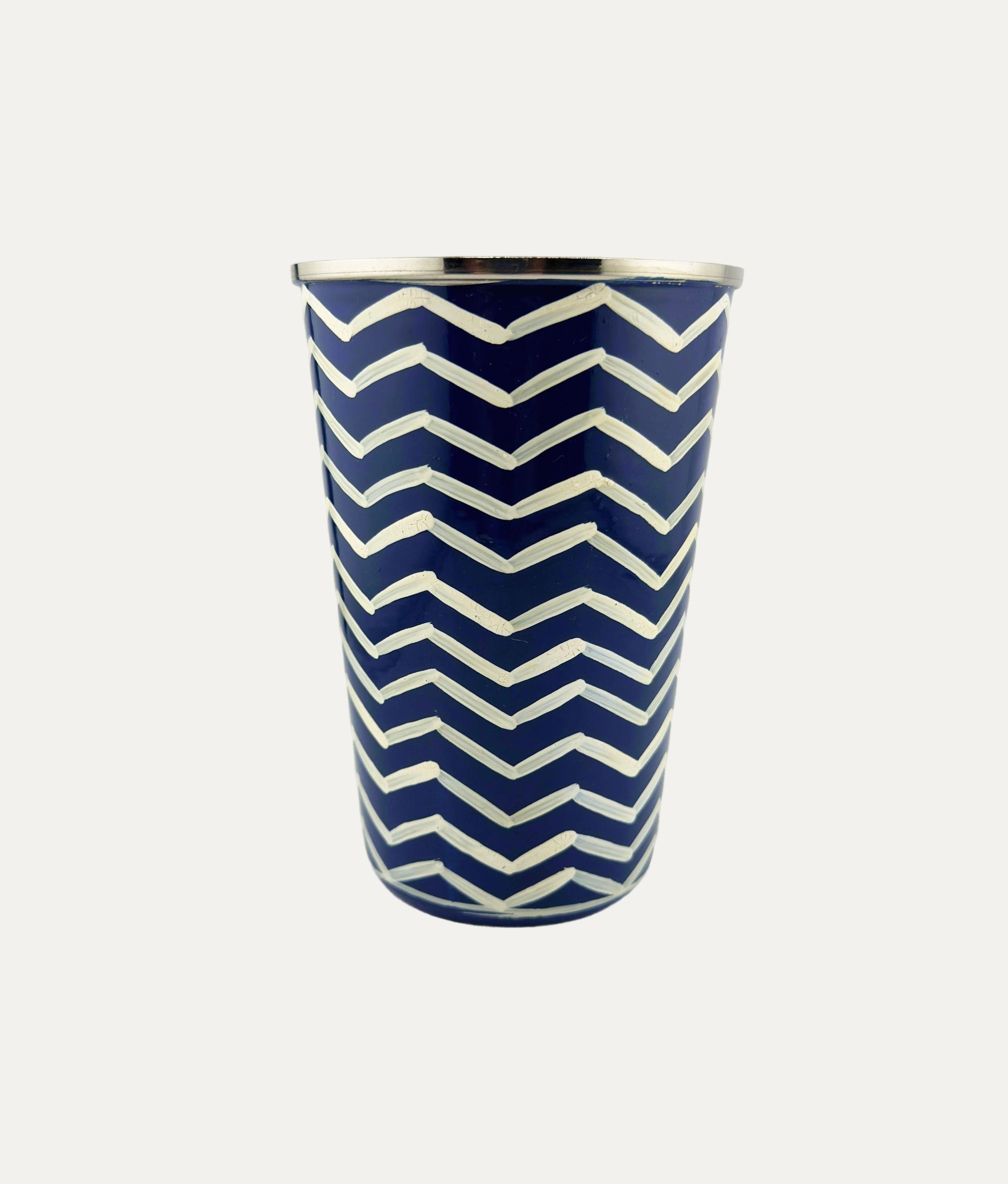 Geometrical White Lines Nomadic Cup