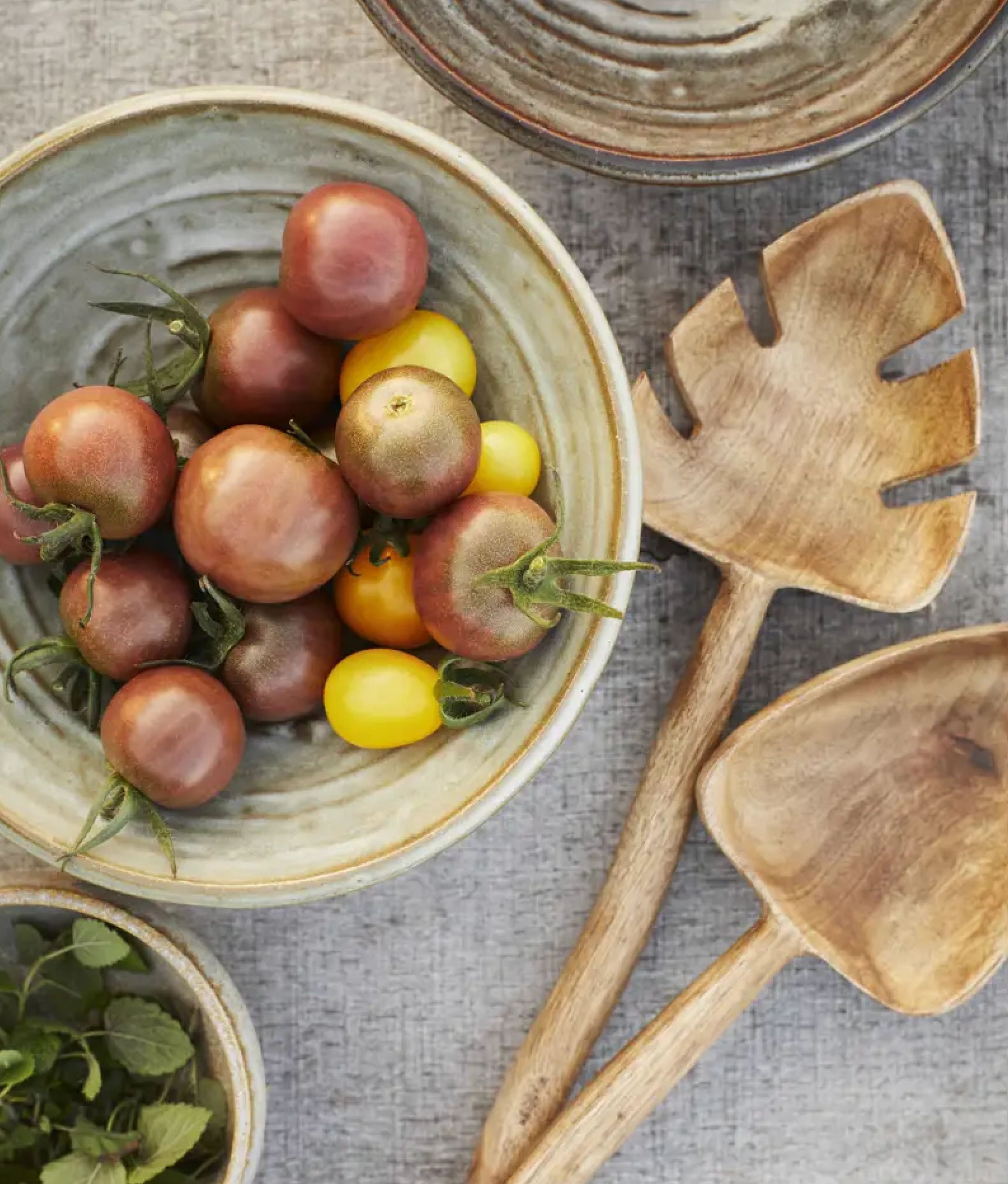 Leaf Mango Wood Salad Set