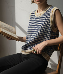 White &amp; Blue Checks Wool Vest